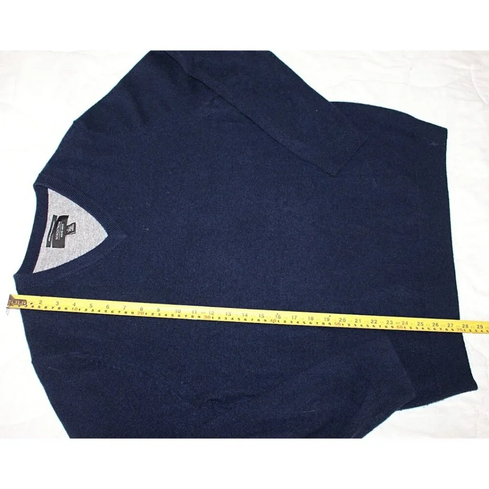 Nordstrom Men’s Shop Cashmere V-Neck Pullover in Navy, size Large, Oversize
